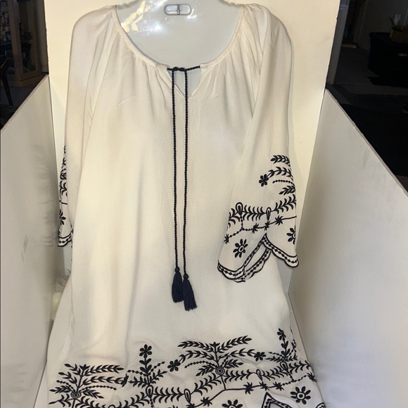 chic connection Dresses & Skirts - CC Chic Connection white black embroidered hem and sleeves top/dress